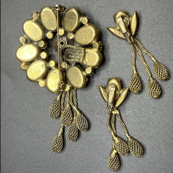 Verified ALICE CAVINESS Fall Color Cabochon Chained Dangle Brooch & Earrings - Picture 5 of 5